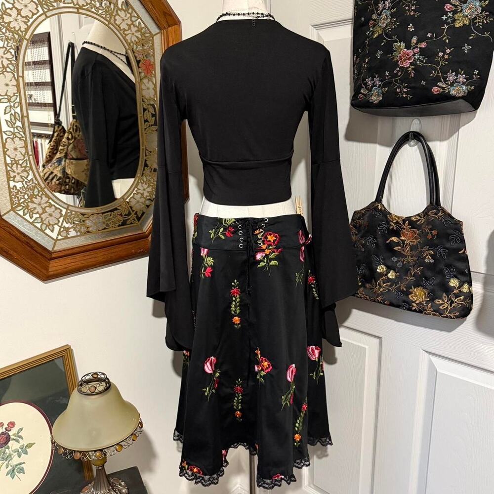 Lapis Black & Multicolor Floral Embroidered Lace Trim Lace Up Corset Midi Skirt - Picture 4 of 7